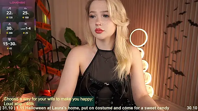 Snapshot of LauraWifeness chatting on 29, 10, 2025 LauraWifeness online show from 29, 10, 2025