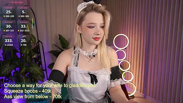 Snapshot of LauraWifeness chatting on 12, 10, 2025 LauraWifeness online show from 12, 10, 2025