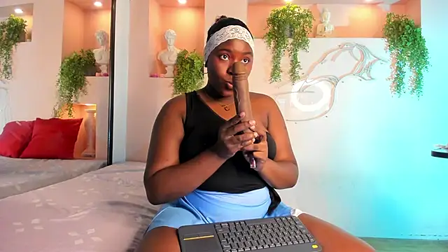 NanyMoreno online show from 19, 11, 2025