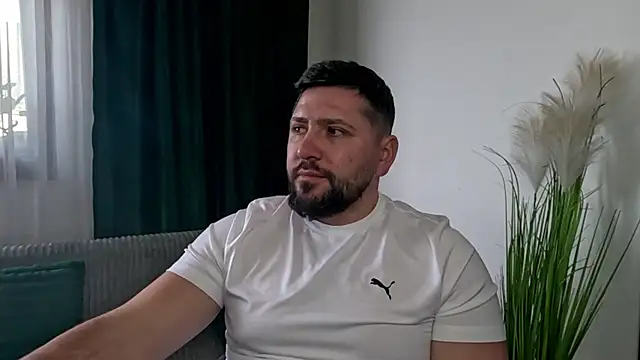 Gold Alpha Boy online show from 15, 4, 2026