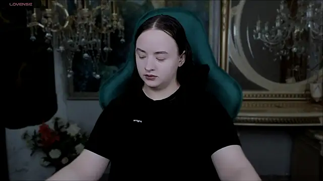 LaraBenson  online show from 27, 11, 2025