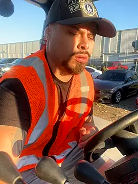 PuttieIn online show from 19, 9, 2025