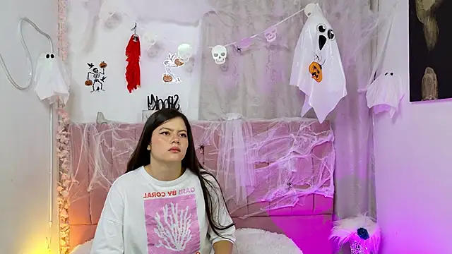 Snapshot of sukilove18 chatting on 16, 10, 2025 sukilove18 online show from 16, 10, 2025