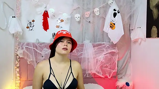 Snapshot of sukilove18 chatting on 14, 10, 2025 sukilove18 online show from 14, 10, 2025