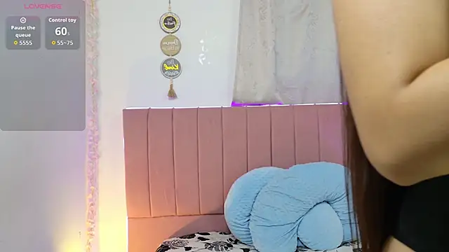 Snapshot of sukilove18 chatting on 12, 11, 2025 sukilove18 online show from 12, 11, 2025