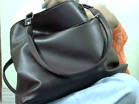 Snapshot of CHAMELI4747 chatting on 23, 10, 2025 CHAMELI4747 online show from 23, 10, 2025