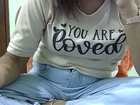 Snapshot of CHAMELI4747 chatting on 14, 10, 2025 CHAMELI4747 online show from 14, 10, 2025