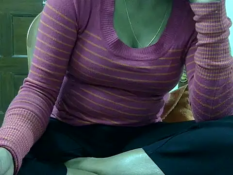 CHAMELI4747 online show from 17, 12, 2025