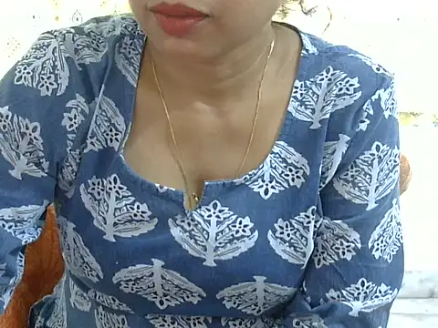Snapshot of CHAMELI4747 chatting on 13, 6, 2026 CHAMELI4747 online show from 13, 6, 2026