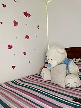 Isabella5 Brown  online show from 6, 2, 2026