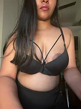 Snapshot of luv_johrrra chatting on 6, 7, 2026 luv johrrra online show from 6, 7, 2026