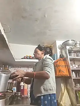 ISHANI-SINGH online show from 30, 11, 2025