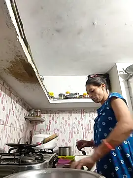 ISHANI-SINGH online show from 2, 4, 2026