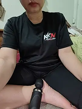Snapshot of love_sex_05 chatting on 8, 6, 2026 love sex 05 online show from 8, 6, 2026