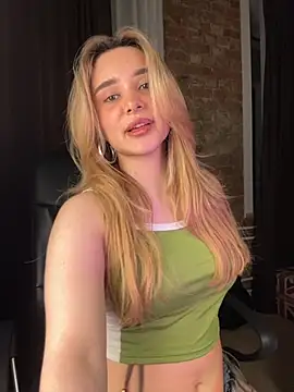 Chloe Ravens online show from 14, 10, 2025