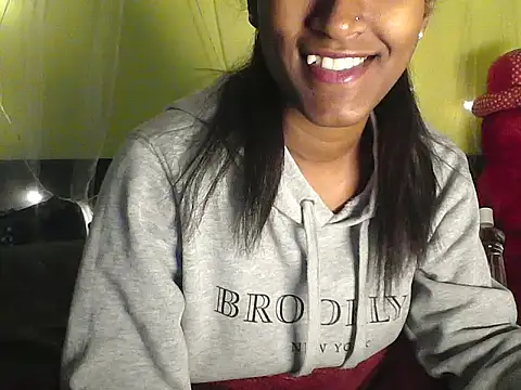 mickle james online show from 26, 11, 2025