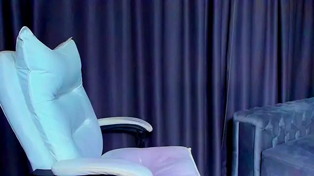 Snapshot of DevashaQueenX chatting on 21, 10, 2025 DevashaQueenX online show from 21, 10, 2025