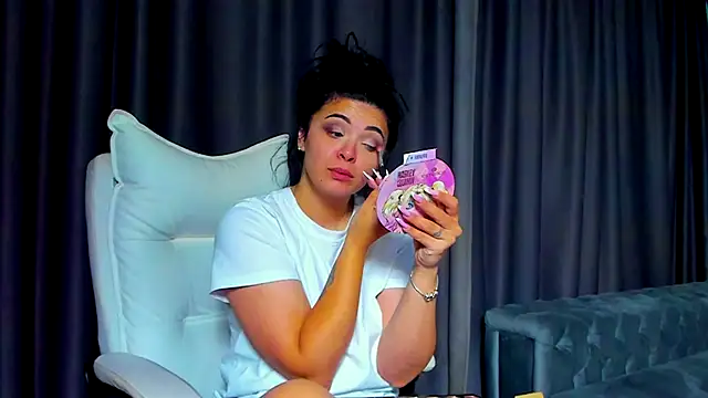 Snapshot of DevashaQueenX chatting on 5, 11, 2025 DevashaQueenX online show from 5, 11, 2025