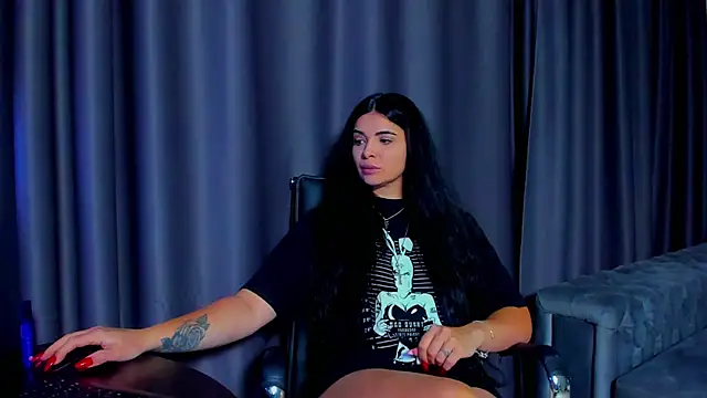 Snapshot of DevashaQueenX chatting on 28, 11, 2025 DevashaQueenX online show from 28, 11, 2025