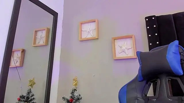 Mathewboy1 online show from 16, 12, 2025