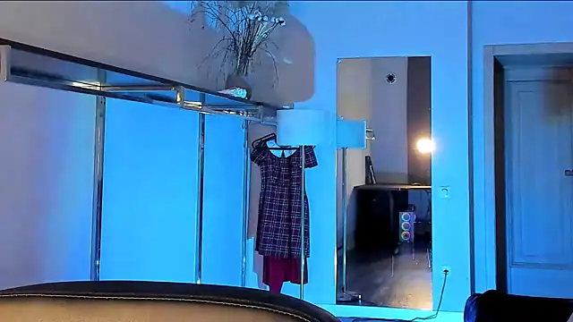 Snapshot of Meri_Cutte chatting on 15, 12, 2025 Meri Cutte online show from 15, 12, 2025