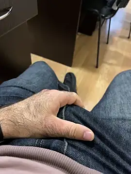 Snapshot of Cruel00 chatting on 26, 11, 2025 Cruel00 online show from 26, 11, 2025