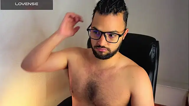 Snapshot of Ernesto-Rodriguez82 chatting on 7, 5, 2026 Ernesto-Rodriguez82 online show from 7, 5, 2026