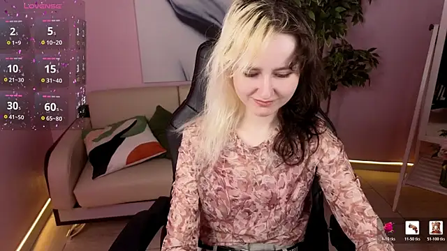 girl next doorr online show from 17, 5, 2026