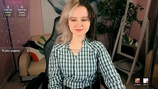 Snapshot of girl_next_doorr chatting on 19, 6, 2026 girl next doorr online show from 19, 6, 2026