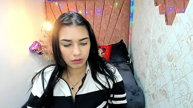 Lia Blake  online show from 15, 12, 2025