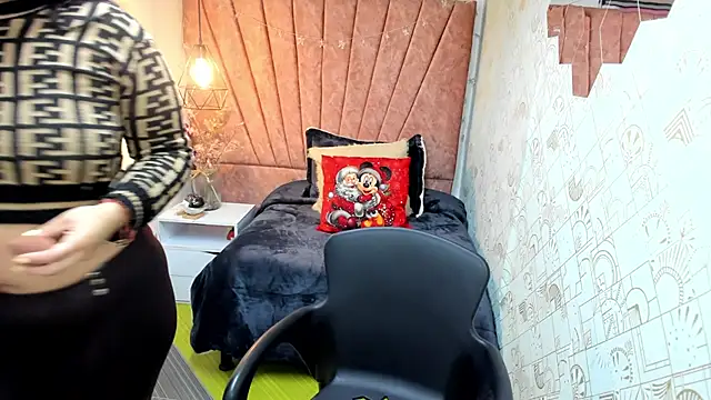 Lia Blake  online show from 18, 12, 2025