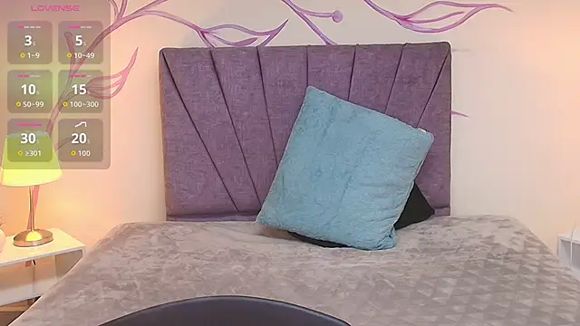 Lia Blake  online show from 25, 10, 2025