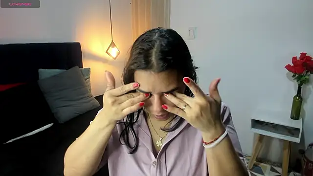 Lia Blake  online show from 4, 2, 2026