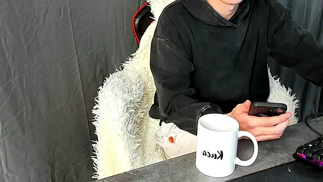 Snapshot of SherlockMax chatting on 28, 9, 2025 SherlockMax online show from 28, 9, 2025