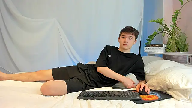 SherlockMax online show from 5, 3, 2026