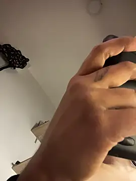 Snapshot of ericajohnson_ chatting on 8, 1, 2026 ericajohnson online show from 8, 1, 2026