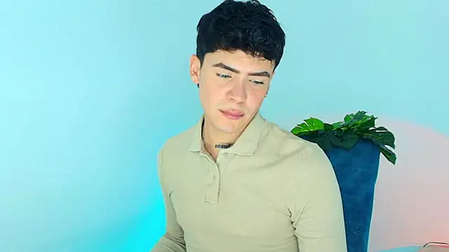 Snapshot of CamiiGuzmanX chatting on 27, 11, 2025 CamiiGuzmanX online show from 27, 11, 2025