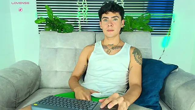 CamiiGuzmanX online show from 5, 2, 2026