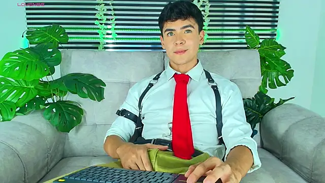 CamiiGuzmanX online show from 11, 4, 2026