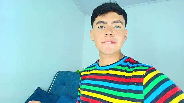 Snapshot of CamiiGuzmanX chatting on 13, 11, 2025 CamiiGuzmanX online show from 13, 11, 2025