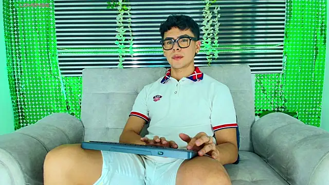 CamiiGuzmanX online show from 25, 3, 2026