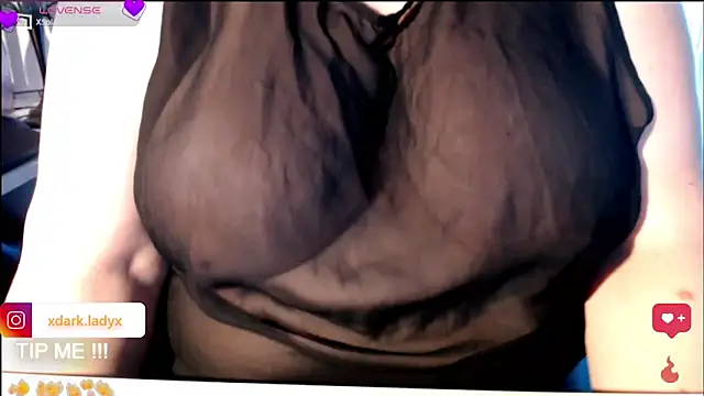 Curvy Mommy online show from 5, 11, 2025