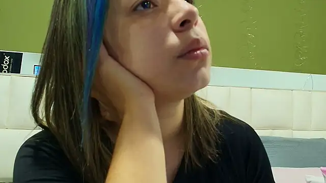 Snapshot of gisell_gomez chatting on 20, 10, 2025 gisell gomez online show from 20, 10, 2025