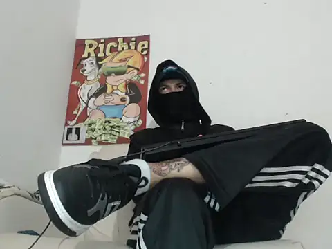 Thomasjons  online show from 4, 11, 2025