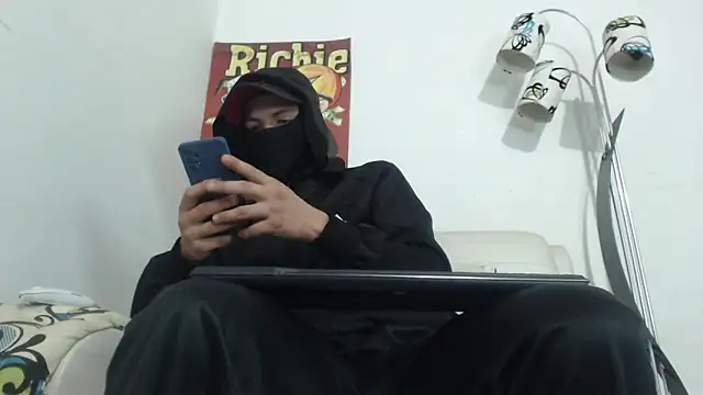 Thomasjons  online show from 3, 12, 2025