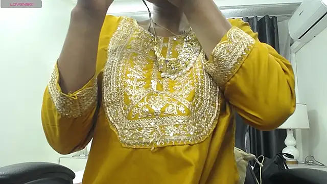 Snapshot of kairadayamai chatting on 22, 4, 2026 kairadayamai online show from 22, 4, 2026