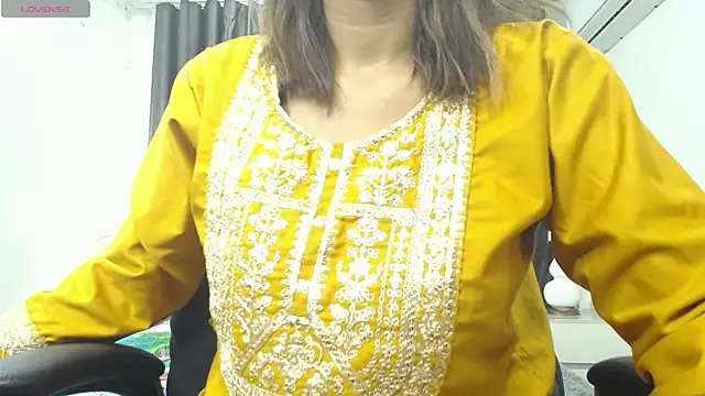 Snapshot of kairadayamai chatting on 7, 5, 2026 kairadayamai online show from 7, 5, 2026