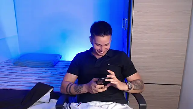 Snapshot of valentinosex1 chatting on 5, 3, 2026 valentinosex1 online show from 5, 3, 2026