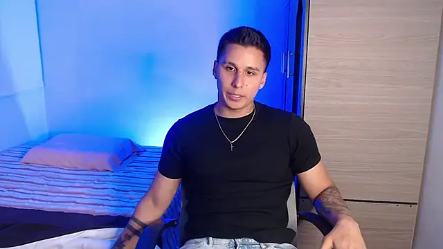 Snapshot of valentinosex1 chatting on 13, 2, 2026 valentinosex1 online show from 13, 2, 2026