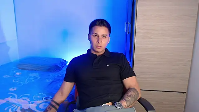 Snapshot of valentinosex1 chatting on 8, 1, 2026 valentinosex1 online show from 8, 1, 2026